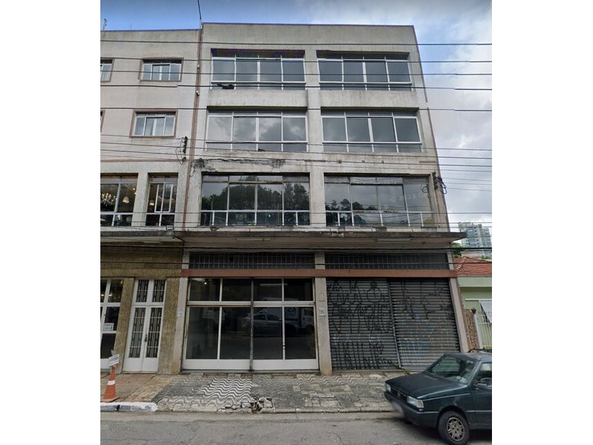 Prédio comercial à venda em leilão