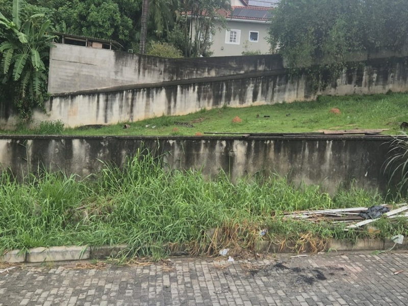 Terreno lote b, lotes 21, 22 e 23, quadra nº 100, área de 300m², bairro itapeti, mogi das cruzes/sp