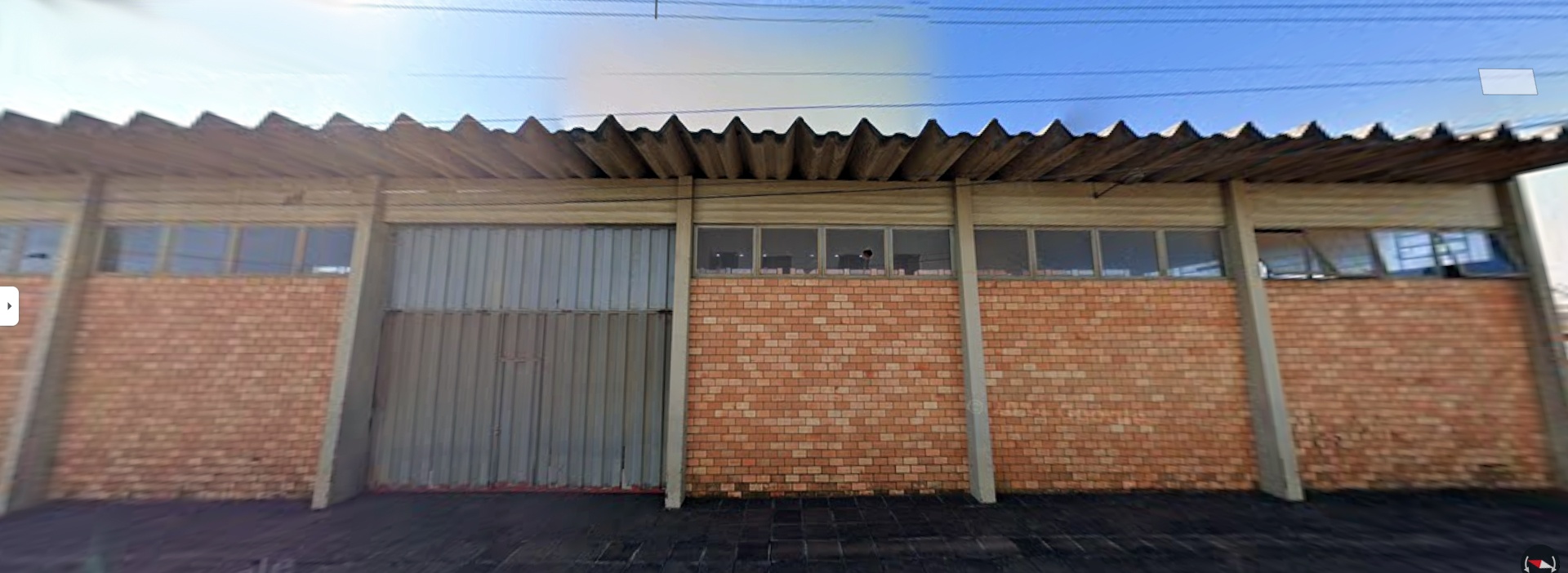 TERRENO de 870m² COM PAVILHÃO