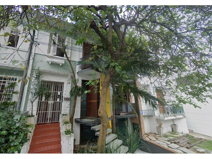 Sobrado à venda em leilão