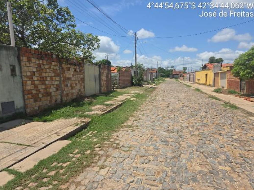 Casa - 65m² de área privativa, 220m² de área do terreno, com vaga de garagem - jose de freitas/pi