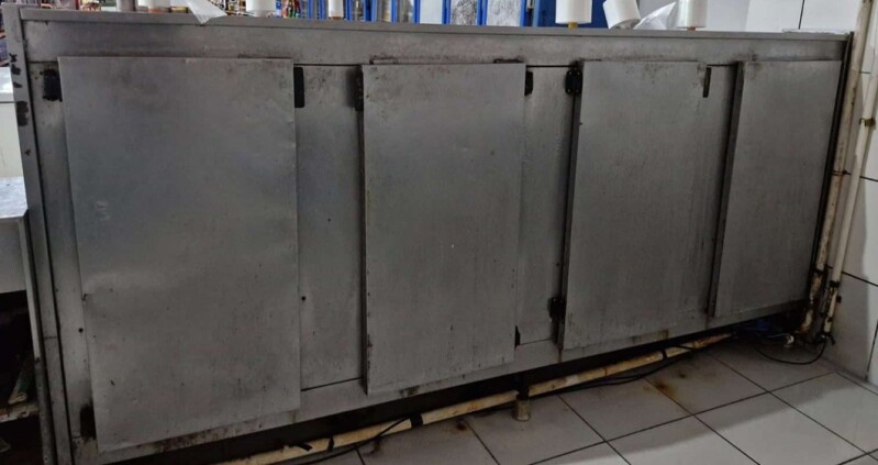 BALCÕES FRIGORÍFICOS em INOX - QUATRO PORTAS com VIDROS na cidade de Cassilândia/MS 1º Leilão: 12/11