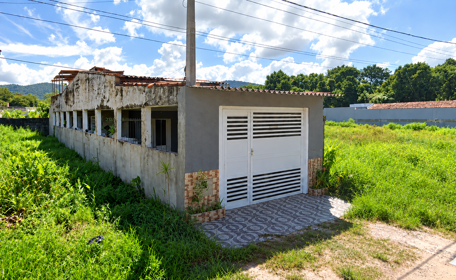 Casa em terreno de 125 m² e 2 vagas de garagem - jardim suarão, itanhaém/sp