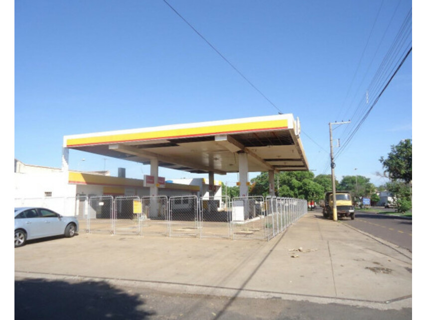 Posto de combustível à venda em leilão