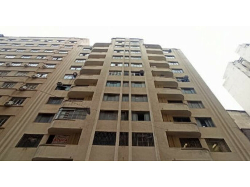 Sala comercial à venda em leilão