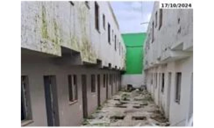 Terreno c/ prédio abandonado - R. Guilherme Echenique