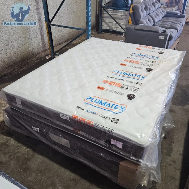 1 COLCHAO QUEEN MOLAS ENSACADAS 158/198/28 TURIM PLUMATEX BR/V 1,58X1 1 BASE BOX QUEEN 158/198/025 TURIM PLUMATEX PR/V 1,58X1 (PODENDO ESTAR EM BOM ESTADO, COM...
