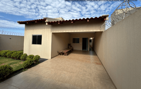 Goiatuba/GO - Casa com 87,60m² em terreno com 237,50 m²