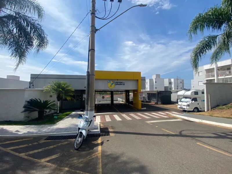 UMA VAGA DE GARAGEM NO RESIDENCIAL PARQUE DOS PÁSSAROS EM ARAXÁ/MG - Lote 001 (ID 27881)