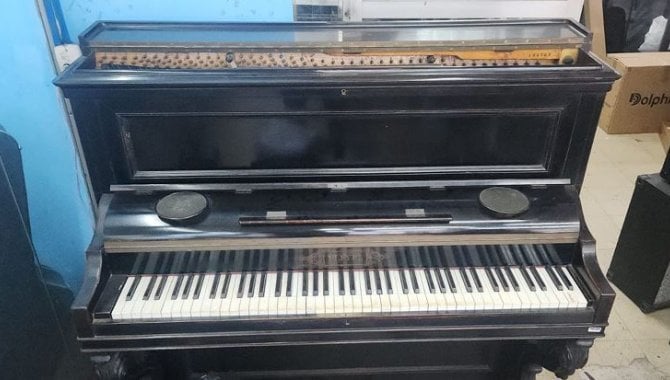 50% abaixo na 2ª praça R$ 8.800,00 1343 0 Piano Pleyel J128845 Campinas, SP Judicial Lote 1 2 Praças