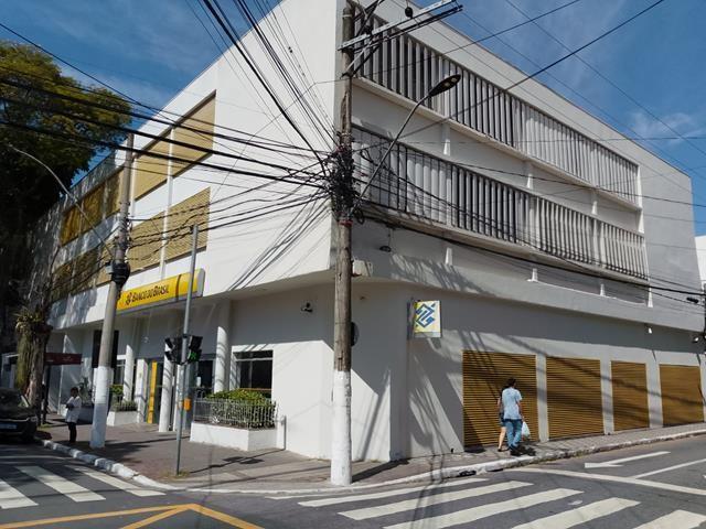 Leilão de imóveis com locação simultânea