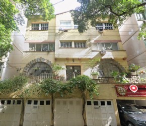 Prédio e respectivo terreno situado na rua santa clara nº 327-a, composto de 2 pavimentos, nos fundos do nº 327 da mesma rua com direito a uma vaga de garagem