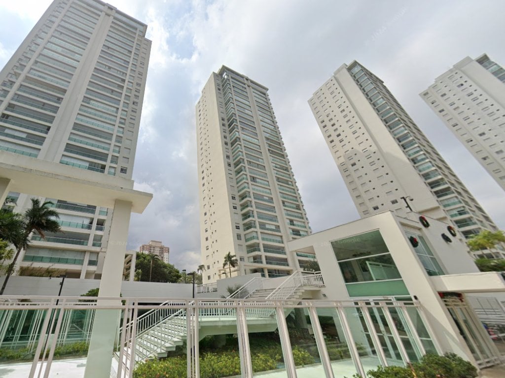 Apartamento em leilão no Edifício Regina em São Paulo - SP
