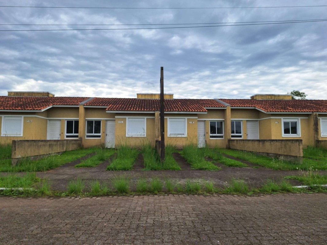 36 casas geminadas – 18 prontas + 18 em construção – Esteio/RS