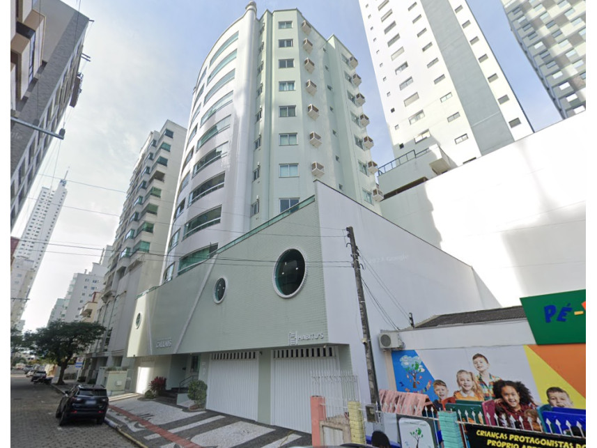 Apartamento à venda em leilão