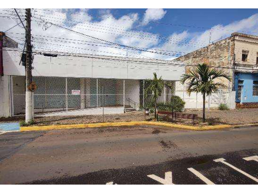 Ex-agência à venda em leilão