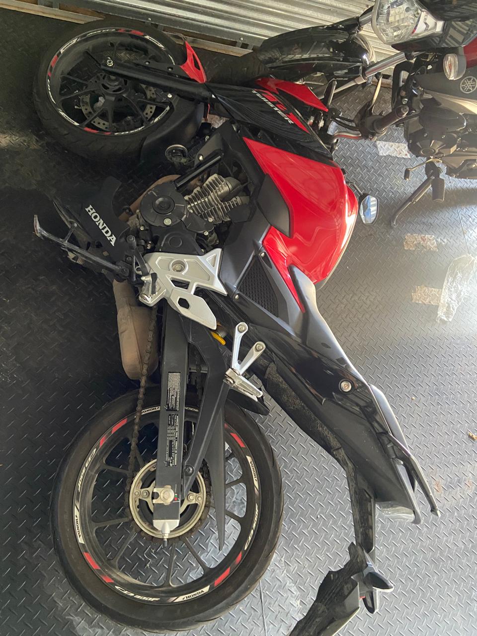 MOTOCICLETA, VERMELHA, ANO/MODELO 2023, PLACA SFV6E78/HONDA/CB300F TWISTER CBS/9C2NC6100PR003865