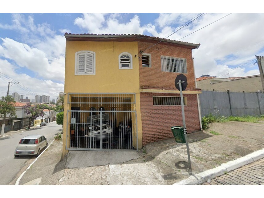 Sobrado à venda em leilão