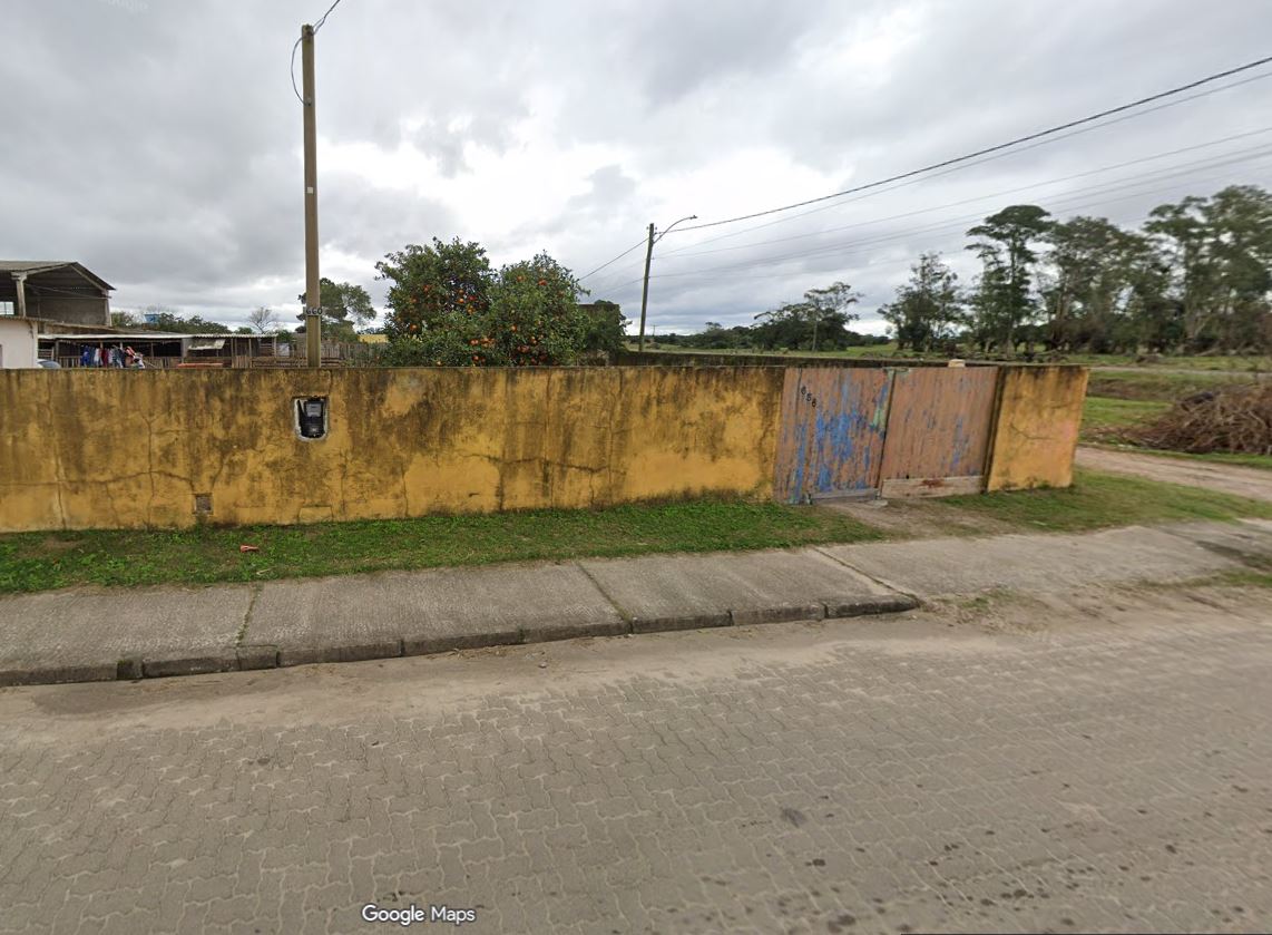 (RIO GRANDE/RS) Um terreno de 300,00m², c/ benfeitorias, no Bairro Vila Santa Rosa