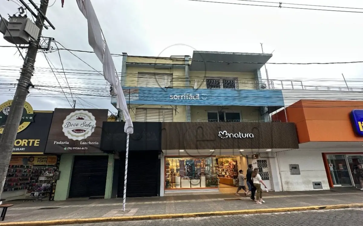 PRÉDIO DE ALVENARIA COM 03 (TRÊS) PAVIMENTOS, COM A ÁREA TOTAL CONSTRUÍDA D