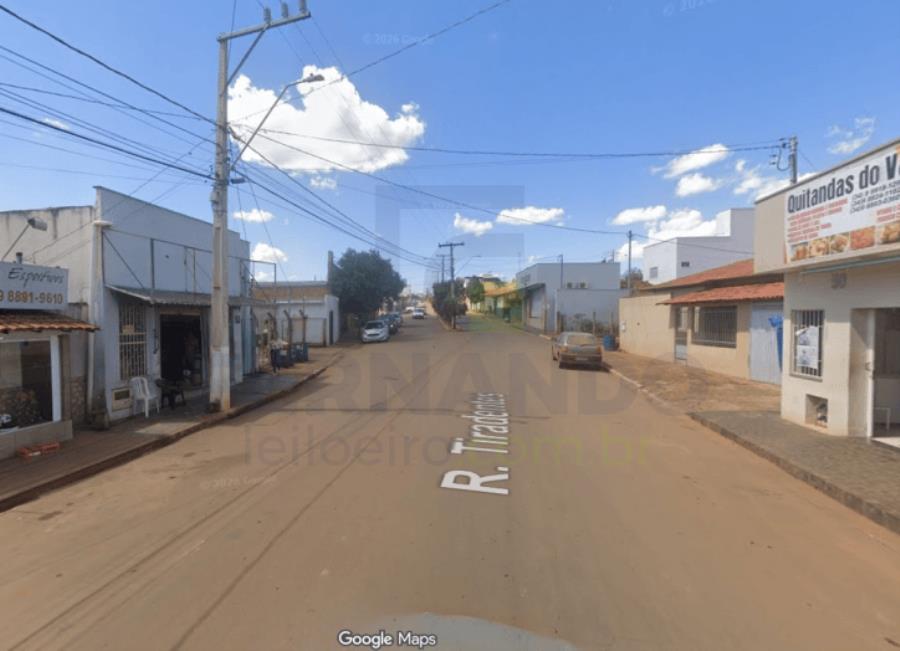 Abadia dos dourados/mg - lote de terreno com área total 987,11m² no bairro alto abadiense. |