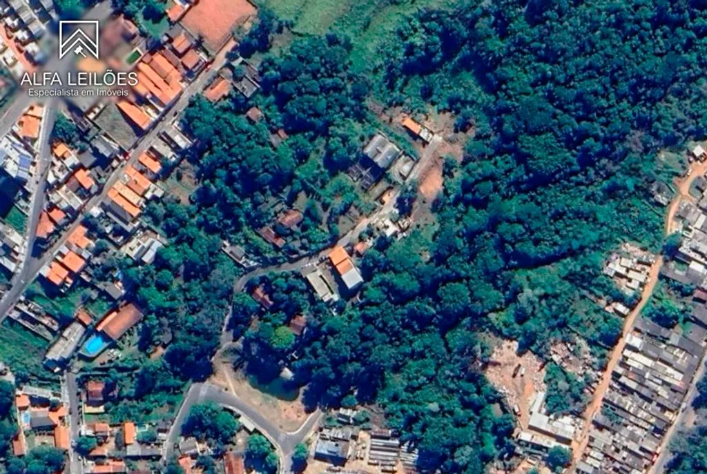 Atibaia (SP) - Casa no Bairro Jardim Colonial com Terreno de 3.984m²