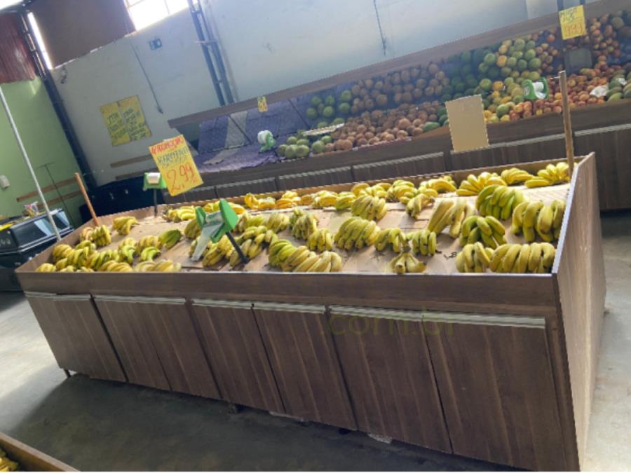 BARBACENA/MG - 04 Bancadas expositora para Hortifruti