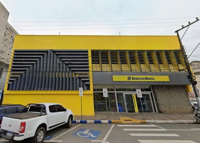 SÃO GABRIEL (RS)Descrição legal: Imóvel Urbano: Prédio Comercial, situado na PRAÇA DOUTOR FERNANDOAB