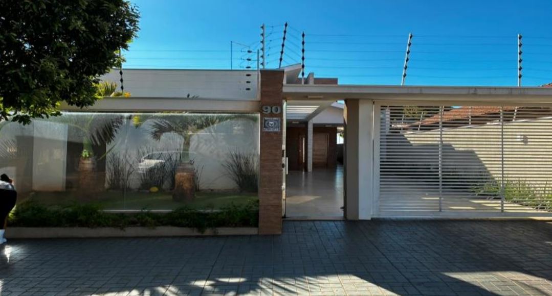 Jaguapitã - pr. bairro centro. casa. áreas totais. terr. 854,20m² e constr. 310,55m²
