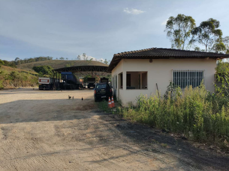 IMÓVEL RURAL COM GALPÃO E ESCRITORIO NA RODOVIA BR-040 EM CRISTIANO OTONI/MG E A NUA PROPRIEDADE DO APARTAMENTO EM CONTAGEM/MG - Lote 001 (ID 27750)