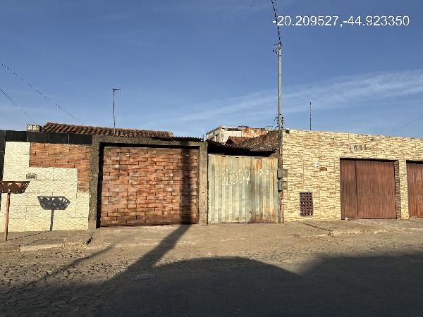 Divinópolis/mg - [fração ideal de 12,5% sobre] casa 3 quartos no bairro são luís. casas em leilão | mgl leilões