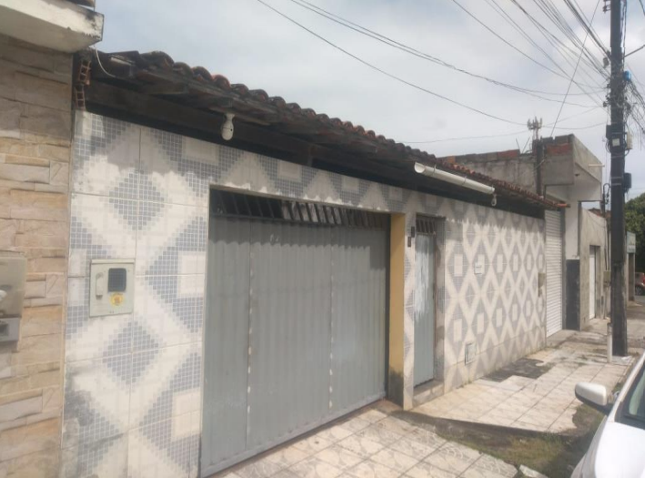 Casa com área construida de 32,906m² e uma área total de 200,00m² em camaçari-ba