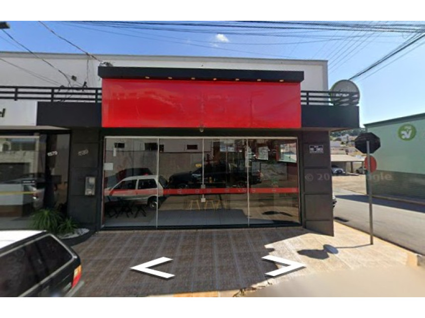 Prédio comercial à venda em leilão