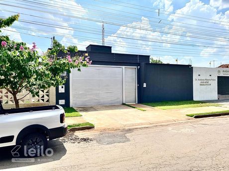 GOIANIA/GO - CASA RESIDENCIAL COM 367,00 M, CONSTRUIDA EM LOTE COM 481,00 M