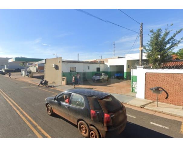 Campina verde/mg – imóvel comercial e seu terreno com 218,60m², no centro comercial em leilão | mgl leilões