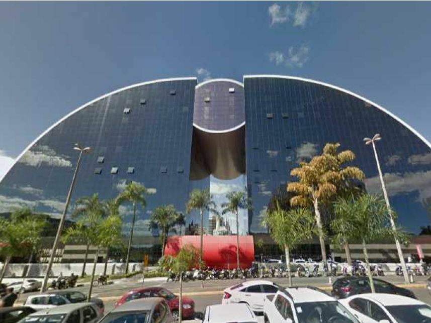 Sala comercial à venda em leilão
