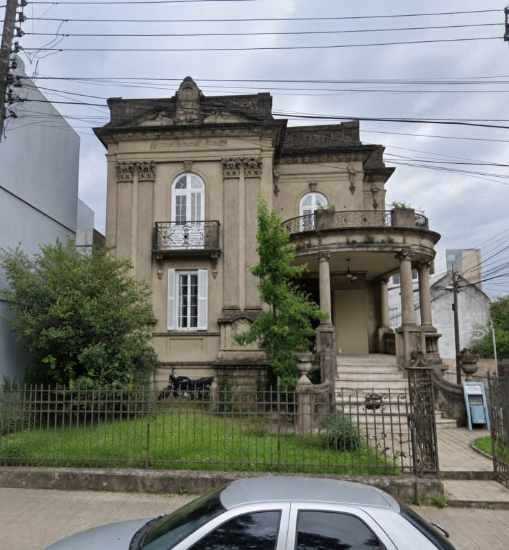 Um imóvel composto por um prédio de alvenaria, com área construída de 590,00m², e seu respectivo terreno, medindo 13,45m de frente, por 40m de frente a fundos, situado na rua rivadávia correa, nº 956, na cidade de santana do livramento/rs. inscrito sob a matrícula nº 3.545 do cri de santana do livramento/rs