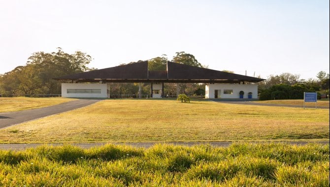 Terreno 900 m² e 288 m² (área construída) - Thermas de Santa Barbara - Águas de Santa Bárbara - SP