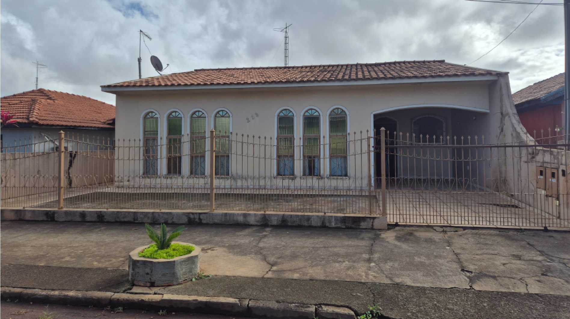 Lote 8.1 - imóvel c/ 360m² em arapongas/pr