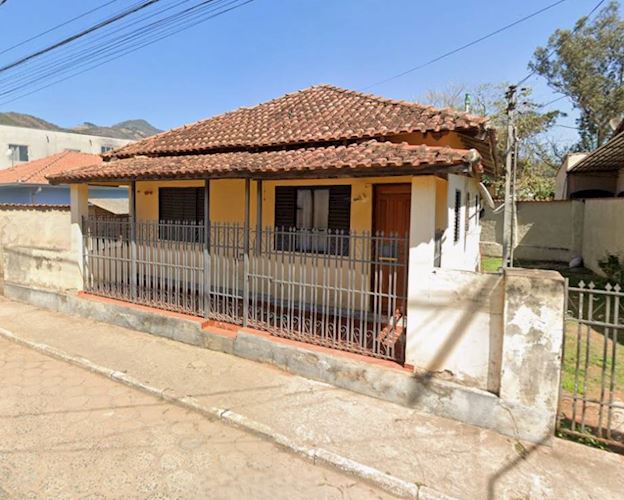 Casa - centro - piranguçu/mg