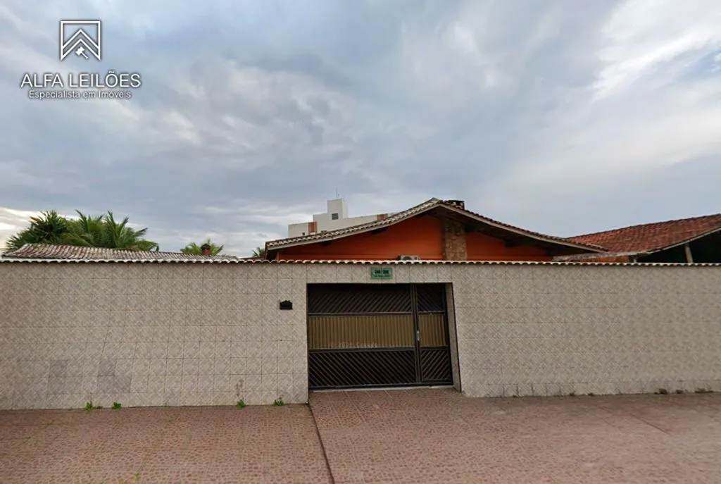 Mongaguá (SP) - Casa no Bairro Jardim Praia Grande com Terreno de 313m²