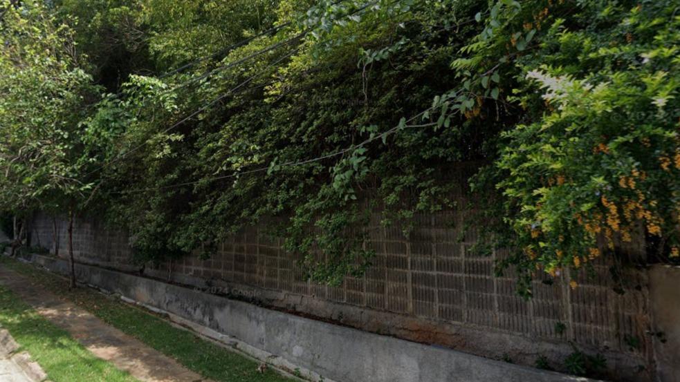 Imóvel e respectivo terreno de 2100m² no morumbi/sp