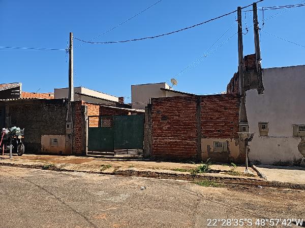Casa à venda na Rua São Benedito - Agudos/SP Código: 02.25569