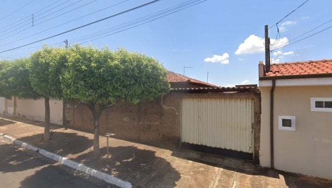 Casa em Terreno 187 m² - Jardim Santa Rosa - Bariri - SP