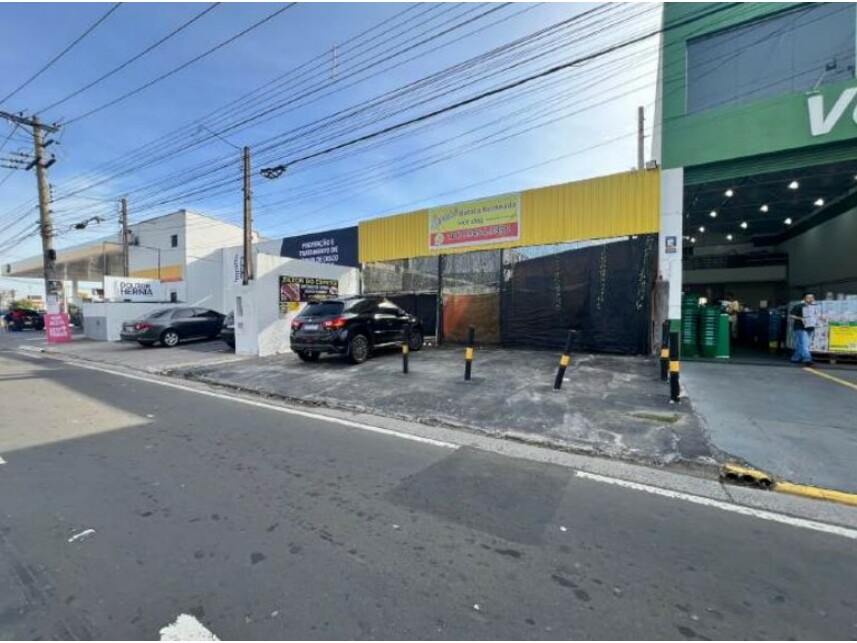 Imóvel comercial à venda em leilão