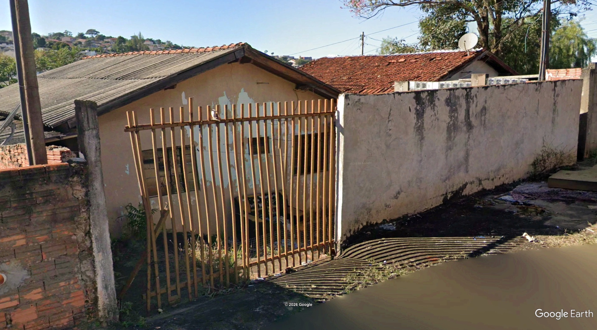 LOTE 6.1 - Imóvel c/ 200m² no Conj. Hab. Avelino Antônio Vieira em Londrina/PR