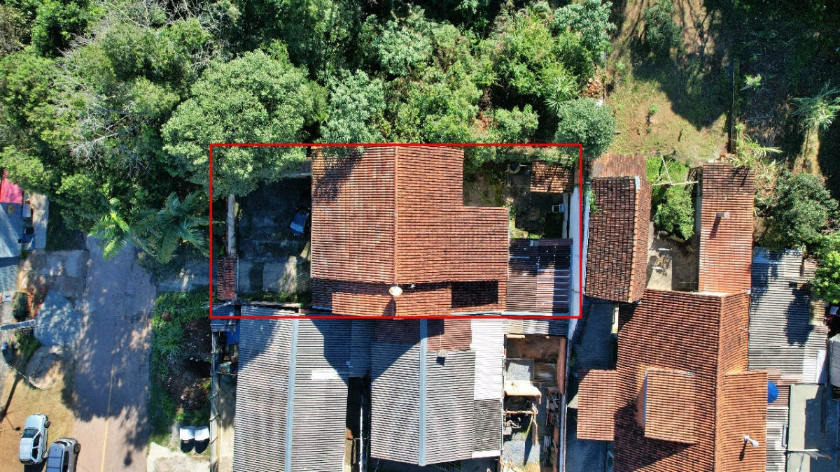 OLEILÕES - IMÓVEL RESIDENCIAL NA RUA VICENTE SPISLA, SANTA CÂNDIDA