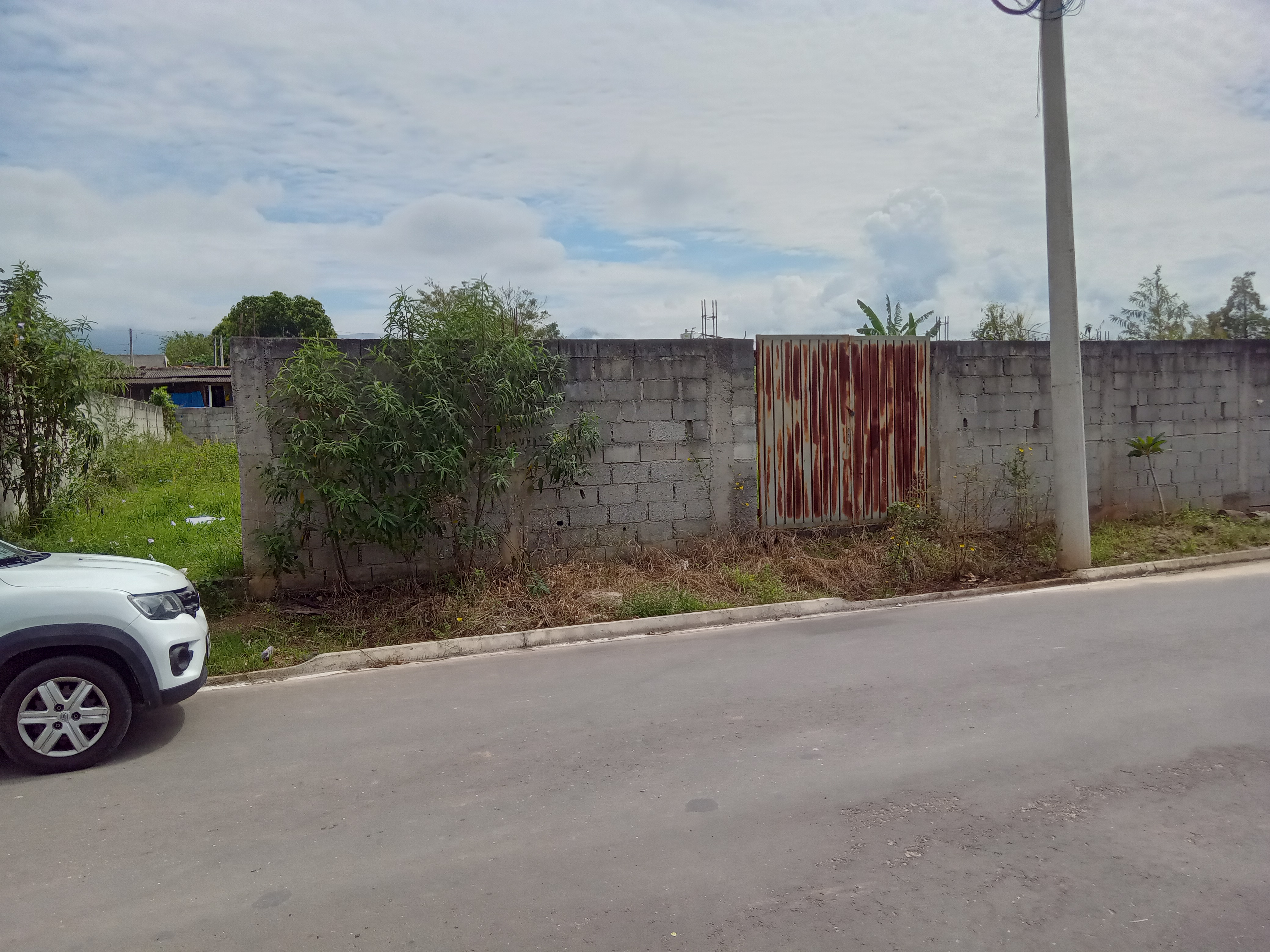Prédio resid. a.t. 317 m² - vl. n. srª da guia, tremembé/sp
