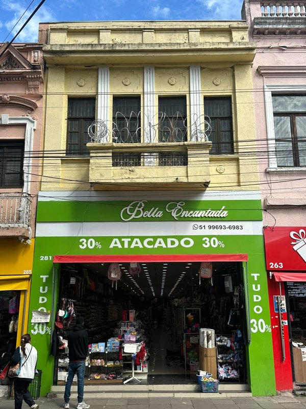 Comercial em leilão no Edifício Galeria Eduardo em Porto Alegre - RS