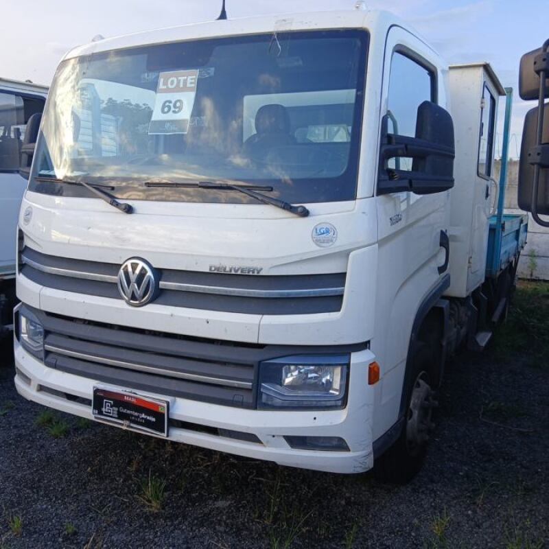 LOTE 069